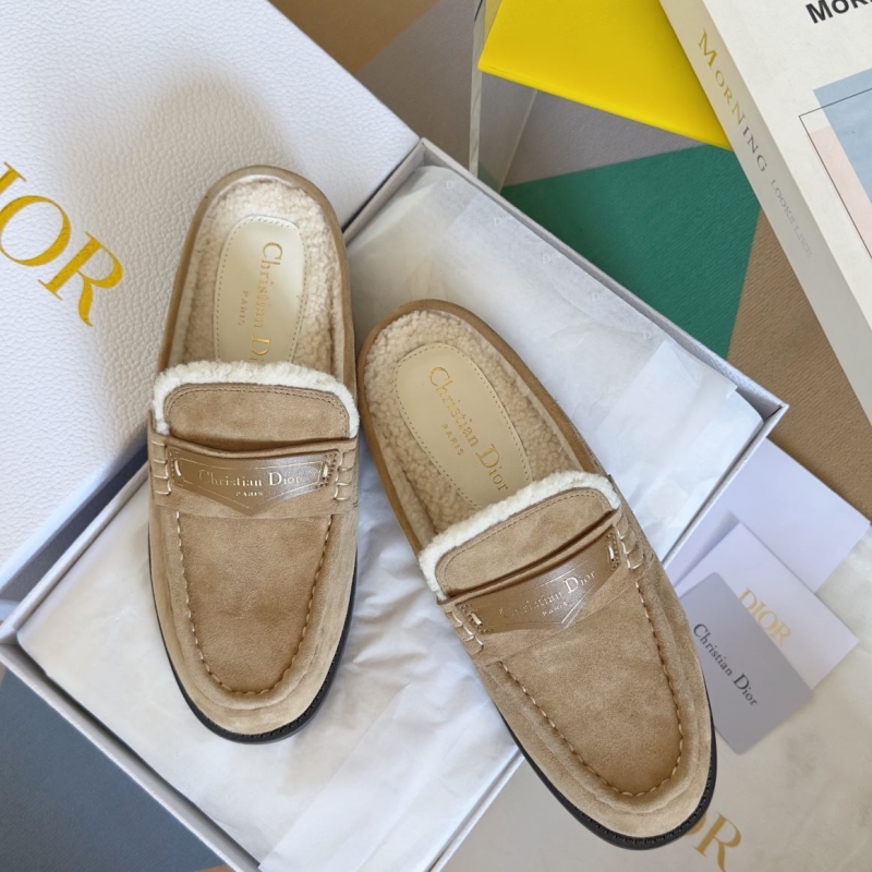 ch**an D*or slippers